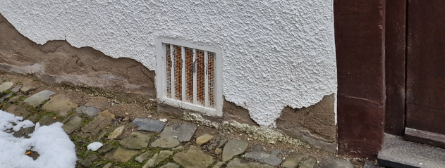 Dieses Bild hat ein leeres Alt-Attribut. Der Dateiname ist Sockelputz-kirchschule.png